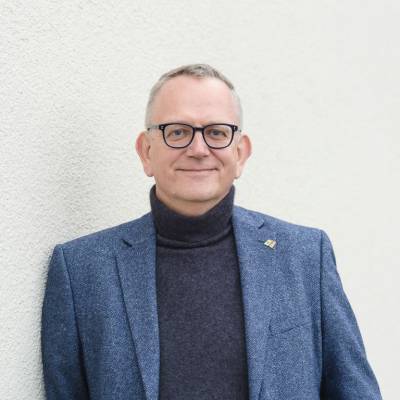 Prof Thomas J. SCHMIDT<br />